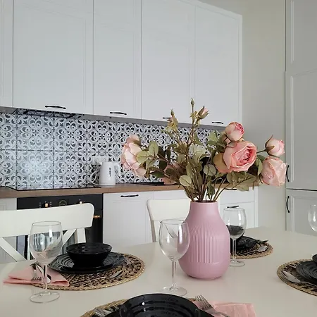 דירה Factory In Historical Estate, Air Conditioned, Metro ורשה