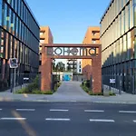 Factory In Historical Estate, Air Conditioned, Metro Apartamento