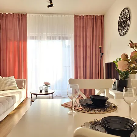 Apartament Factory In Historical Estate, Air Conditioned, Metro *