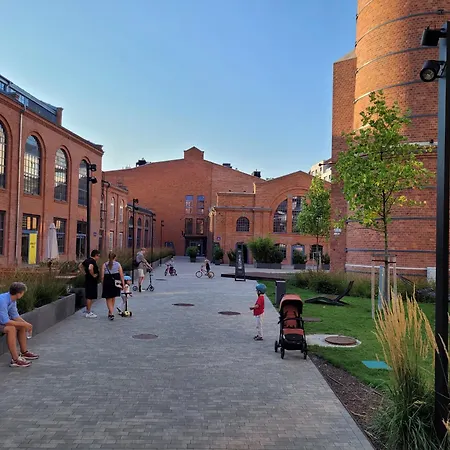 Factory In Historical Estate, Air Conditioned, Metro * Varsóvia