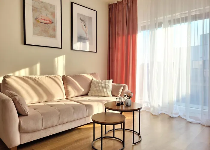 Apartment Factory In Historical Estate, Air Conditioned, Metro *