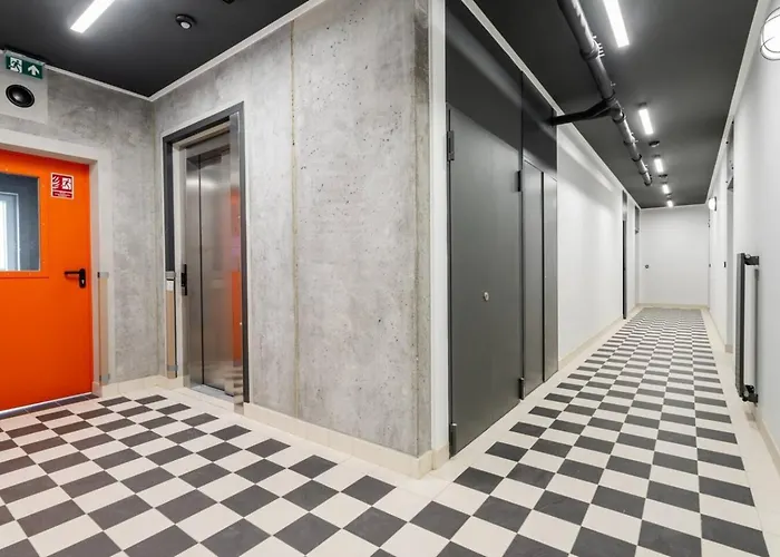 Factory In Historical Estate, Air Conditioned, Metro Apartment *