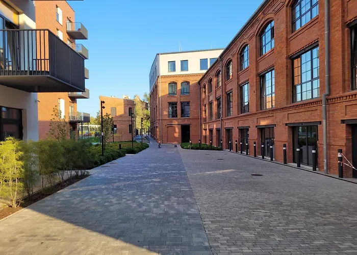 Factory In Historical Estate, Air Conditioned, Metro *