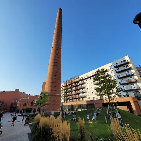 Factory In Historical Estate, Air Conditioned, Metro Appartement